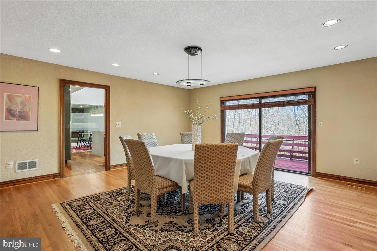 11112 Tara Road Potomac, MD 20854 - Photo 17 of 47 Dining Room