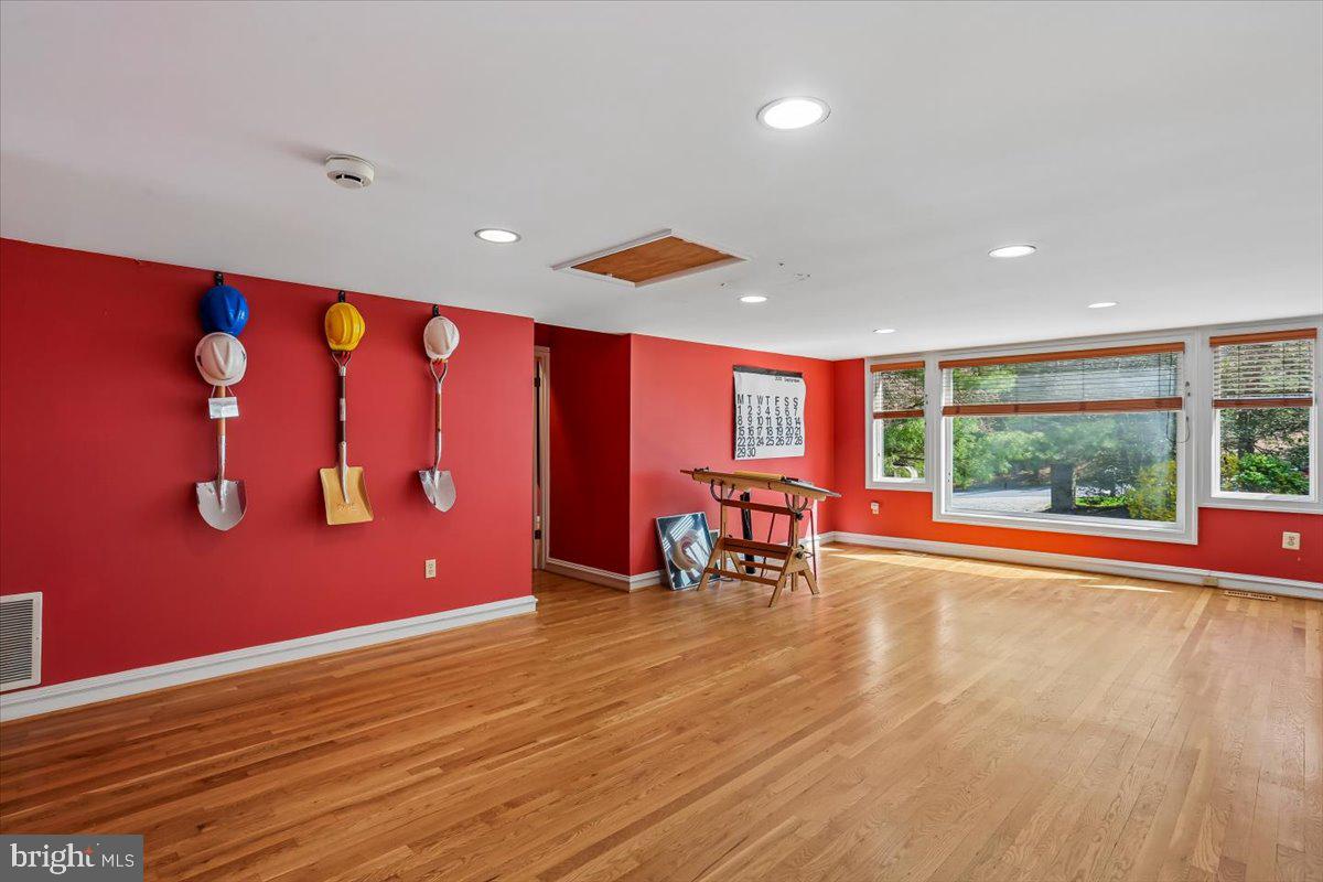 11112 Tara Road Potomac, MD 20854 - Photo 24 of 47 Office