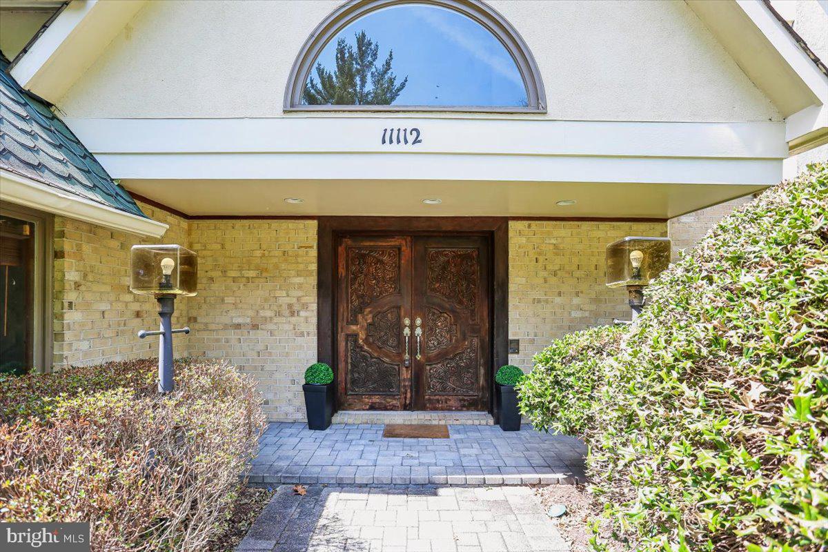 11112 Tara Road Potomac, MD 20854 - Photo 3 of 47 Front Entrance