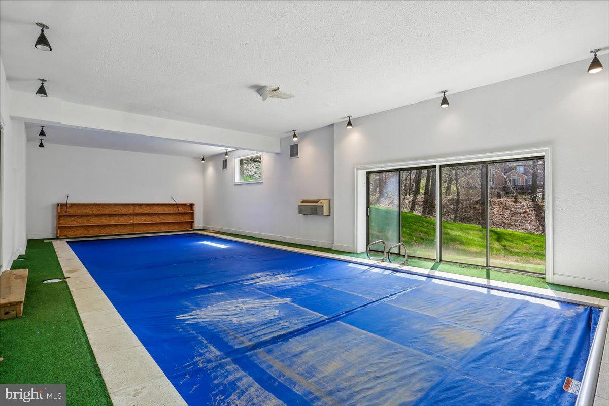 11112 Tara Road Potomac, MD 20854 - Photo 5 of 5 Heated Indoor Pool