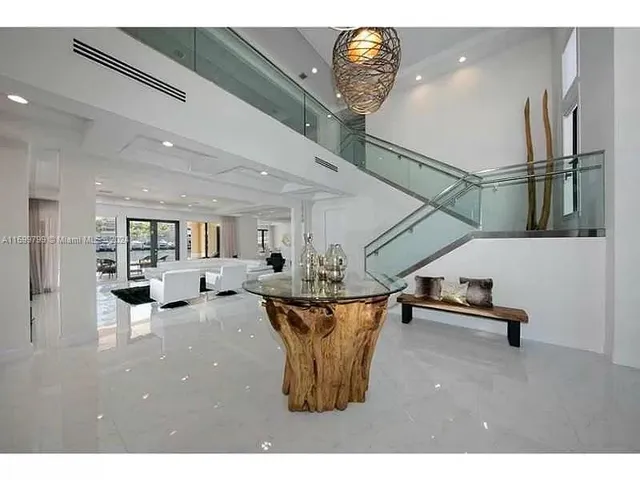 a view of entryway and hall