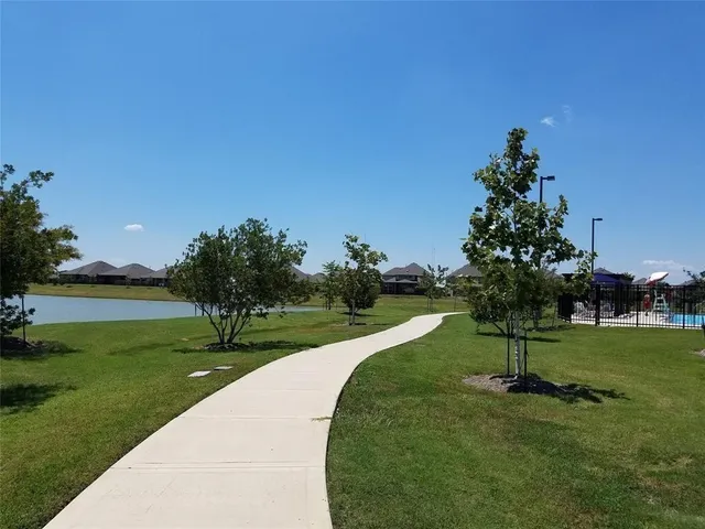 $2,599 | 3111 Morgan Meadow Lane, Pearland, TX 77584