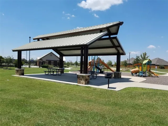 $2,599 | 3111 Morgan Meadow Lane, Pearland, TX 77584