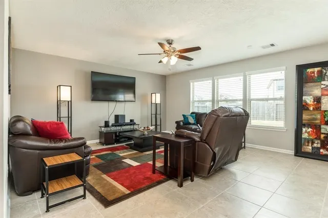 $2,599 | 3111 Morgan Meadow Lane, Pearland, TX 77584