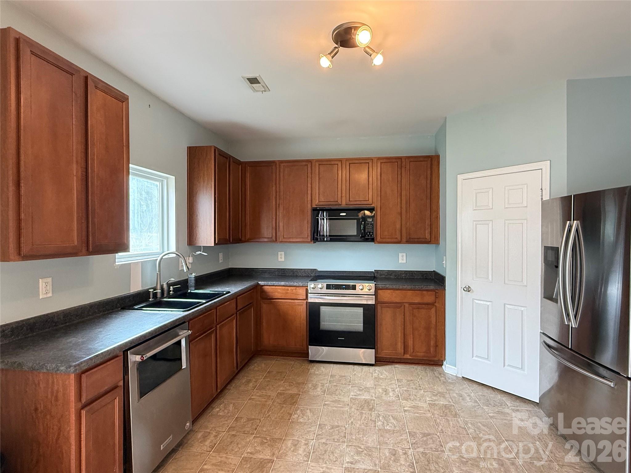 11828 Bending Branch Road Charlotte, NC 28227 - Photo 6 of 23