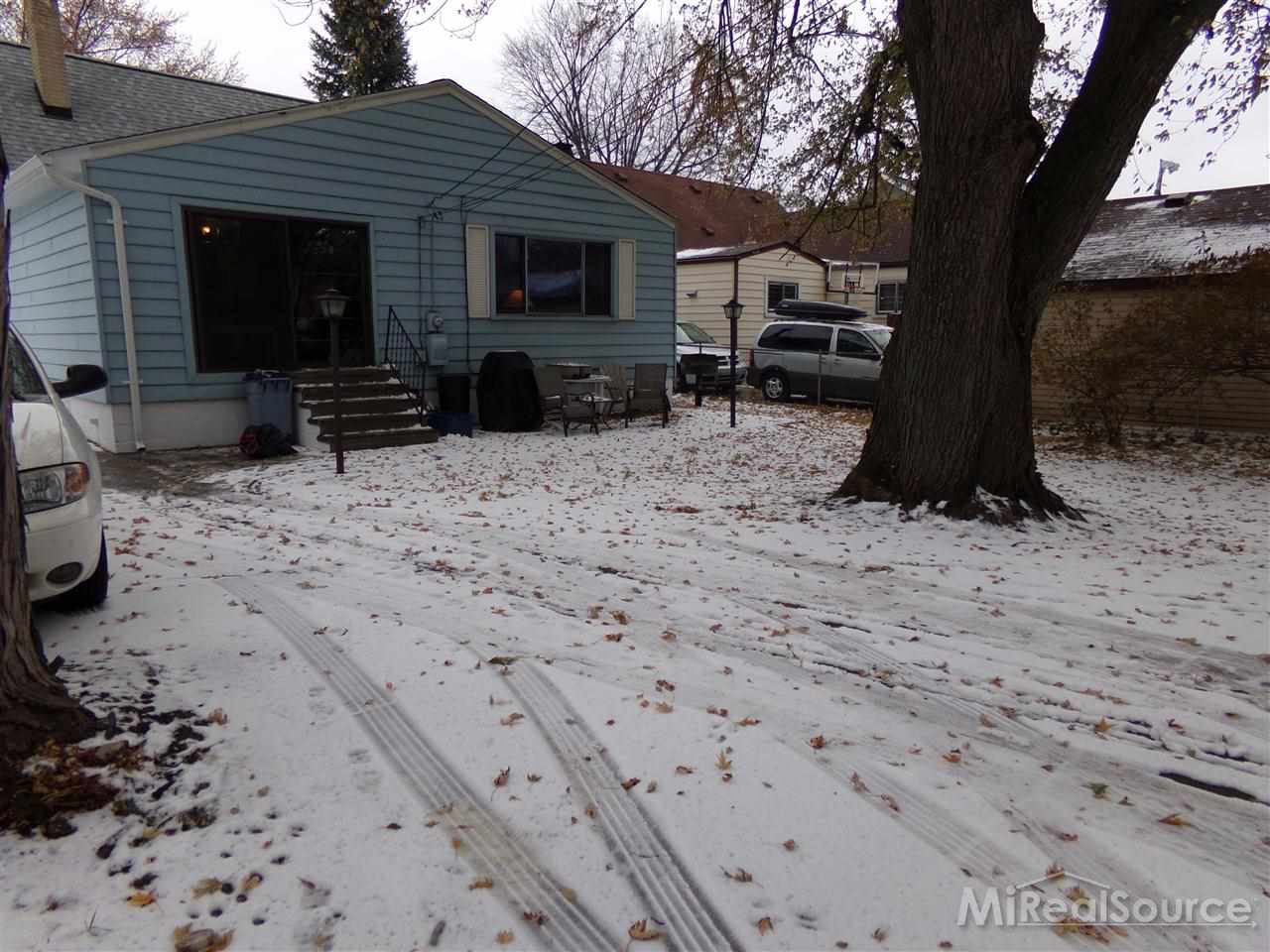 2237 Oxford Road Berkley, MI 48072 - Photo 29 of 35