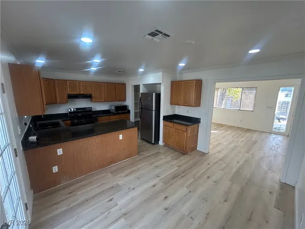 $2,500 | 5900 Fawn Avenue, Las Vegas, NV 89107