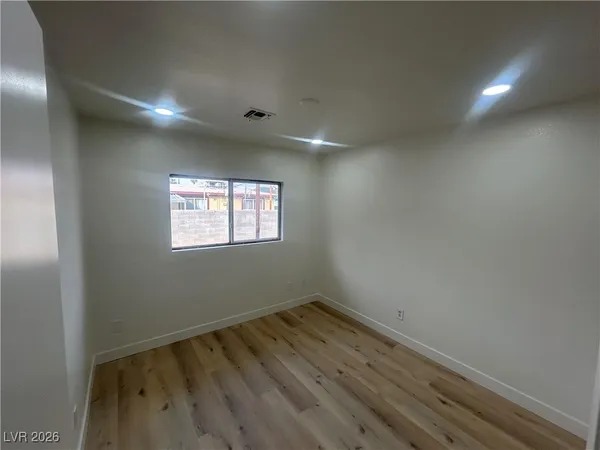 $2,500 | 5900 Fawn Avenue, Las Vegas, NV 89107