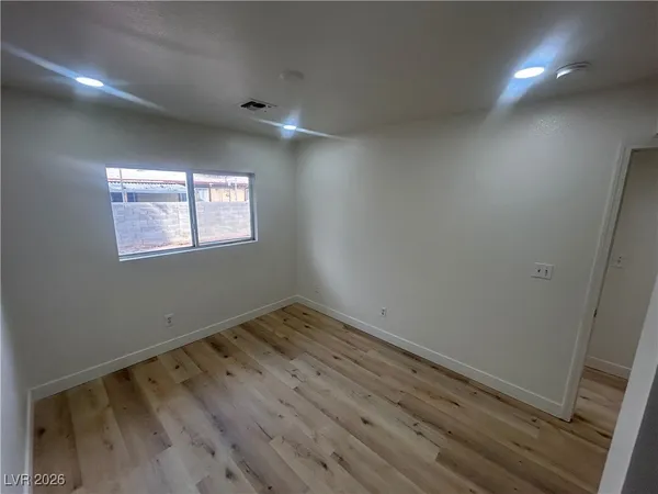 $2,500 | 5900 Fawn Avenue, Las Vegas, NV 89107