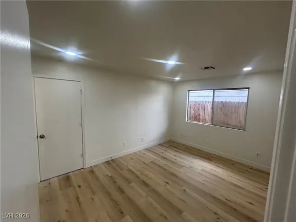 $2,500 | 5900 Fawn Avenue, Las Vegas, NV 89107