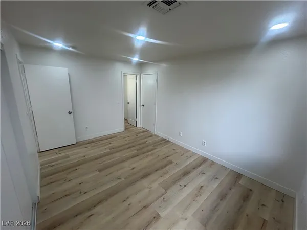 $2,500 | 5900 Fawn Avenue, Las Vegas, NV 89107