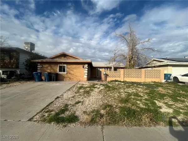 $2,500 | 5900 Fawn Avenue, Las Vegas, NV 89107