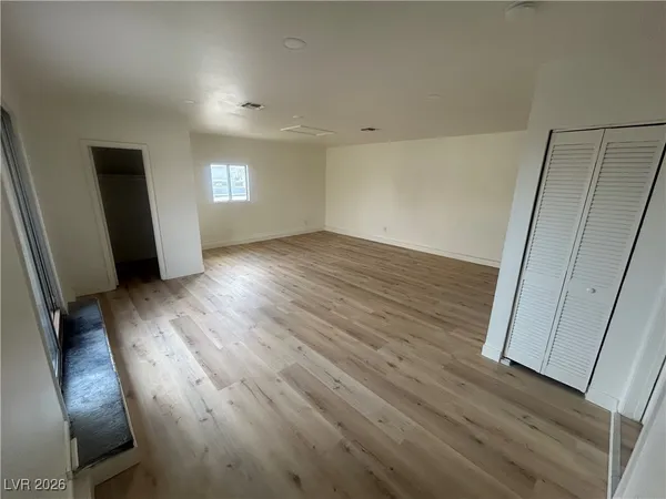 $2,500 | 5900 Fawn Avenue, Las Vegas, NV 89107