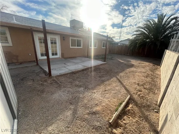 $2,500 | 5900 Fawn Avenue, Las Vegas, NV 89107