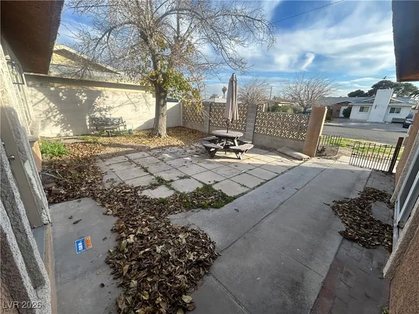 $2,500 | 5900 Fawn Avenue, Las Vegas, NV 89107