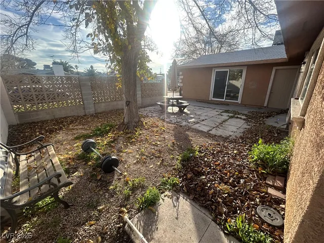 $2,500 | 5900 Fawn Avenue, Las Vegas, NV 89107
