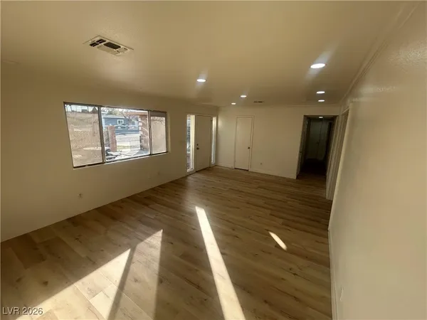 $2,500 | 5900 Fawn Avenue, Las Vegas, NV 89107