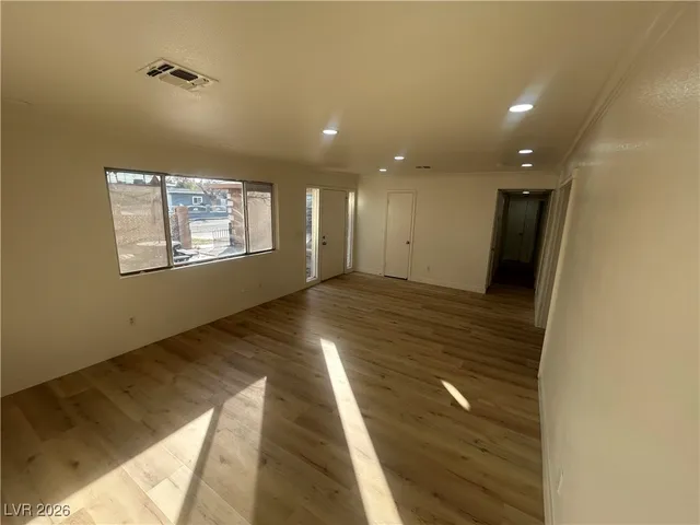 $2,500 | 5900 Fawn Avenue, Las Vegas, NV 89107