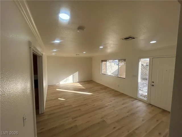 $2,500 | 5900 Fawn Avenue, Las Vegas, NV 89107