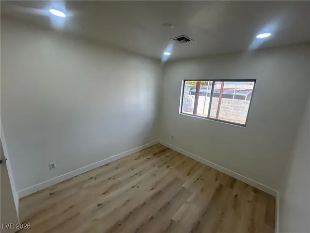 $2,500 | 5900 Fawn Avenue, Las Vegas, NV 89107