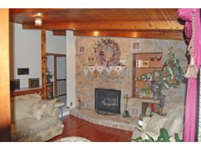 7027 Birchfield Road, Unit 1 Wise, VA 24293 - Photo 11 of 12 Living Room