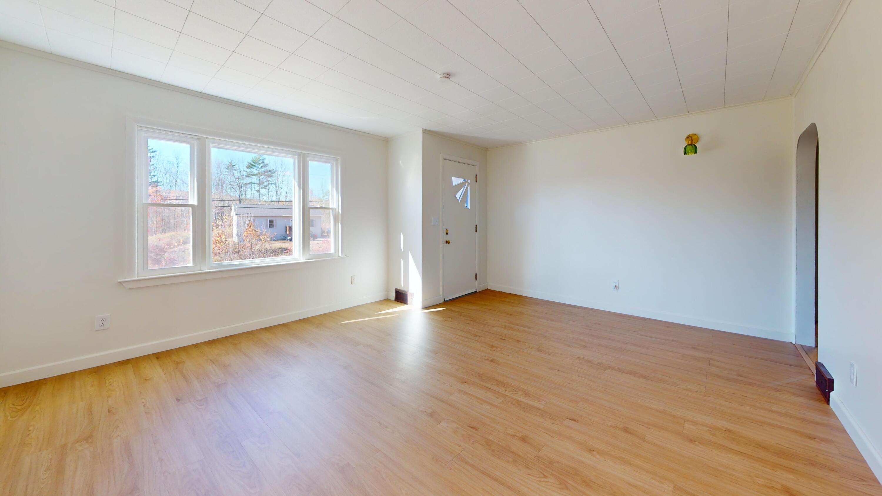 147 Greene Street Sabattus, ME 04280 - Photo 10 of 48 10. Living Room