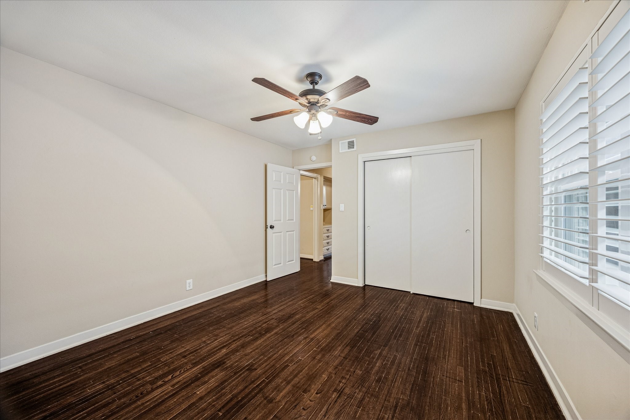 9106 Riddlewood Lane Houston, TX 77025 - Photo 11 of 14