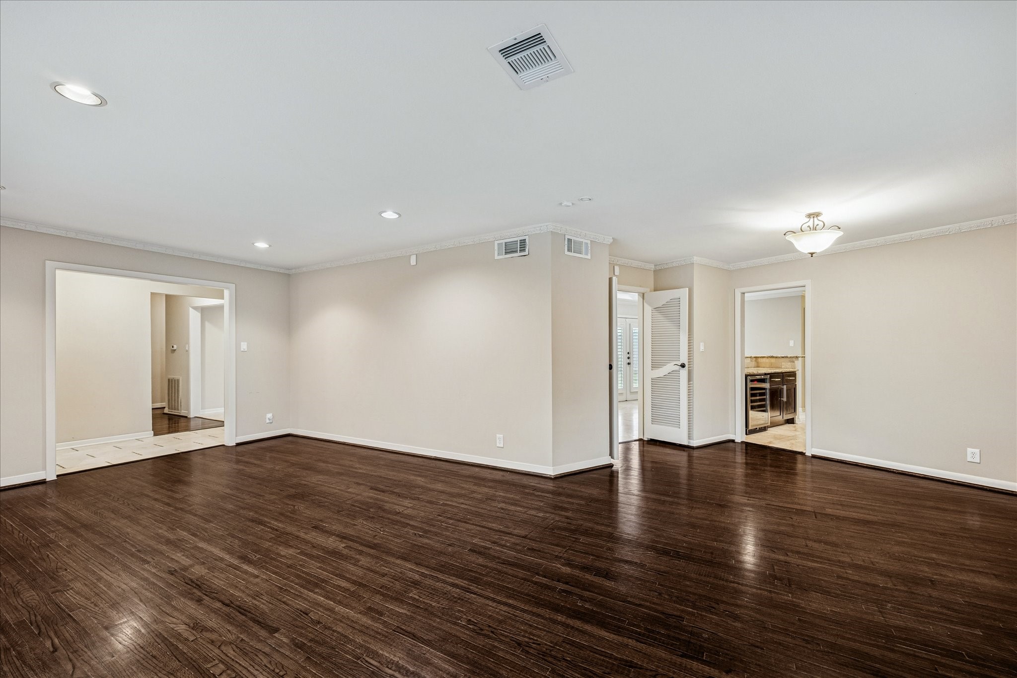 9106 Riddlewood Lane Houston, TX 77025 - Photo 6 of 14