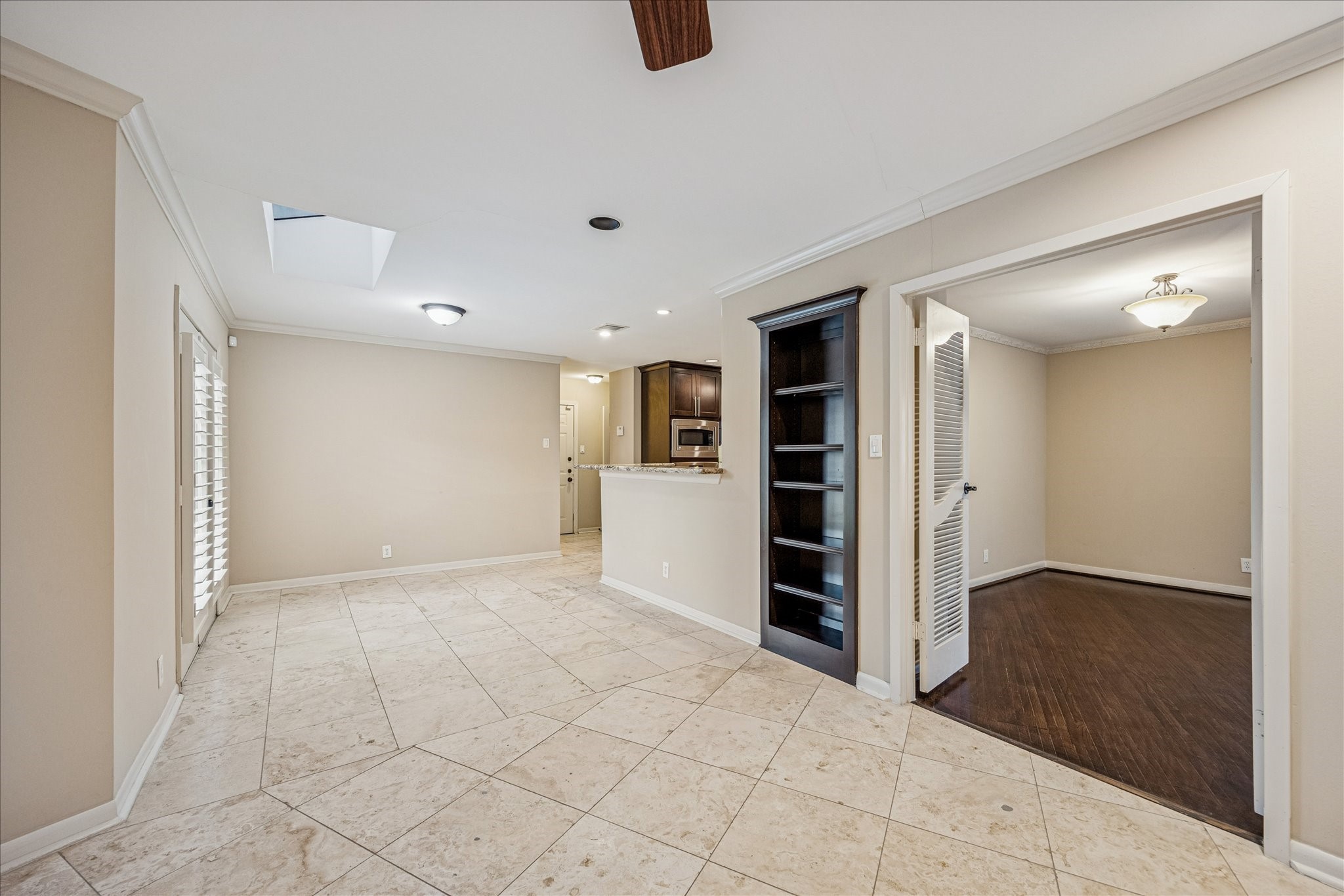 9106 Riddlewood Lane Houston, TX 77025 - Photo 8 of 14