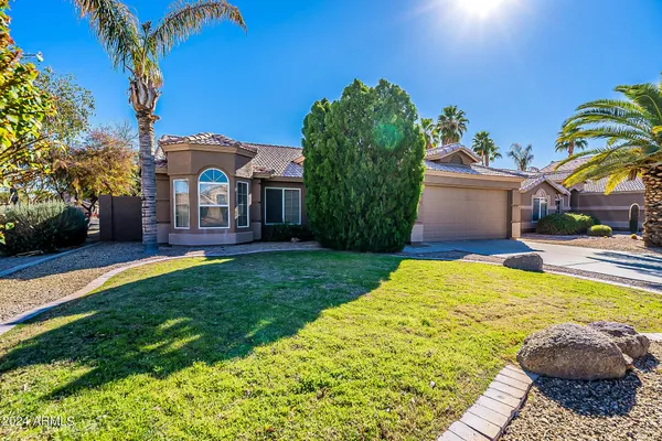 $2,100 | 251 West Windsor Drive, Gilbert, AZ 85233
