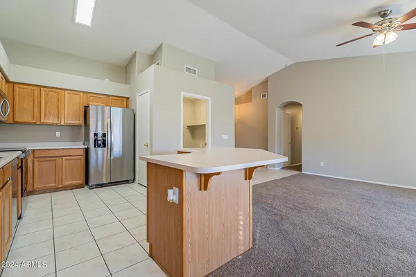 $2,100 | 251 West Windsor Drive, Gilbert, AZ 85233