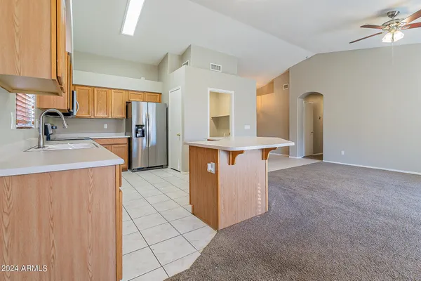 $2,100 | 251 West Windsor Drive, Gilbert, AZ 85233