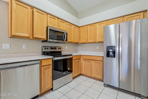 $2,100 | 251 West Windsor Drive, Gilbert, AZ 85233