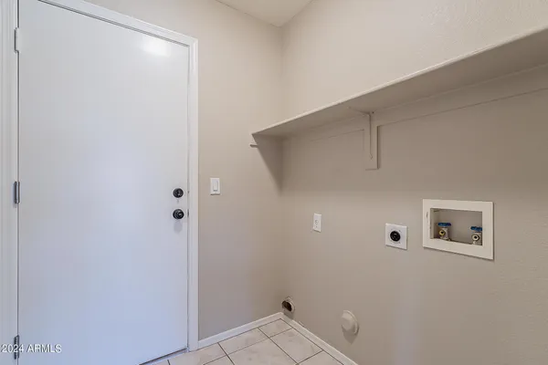 $2,100 | 251 West Windsor Drive, Gilbert, AZ 85233