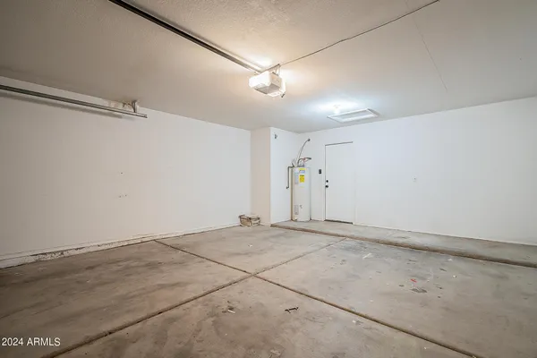 $2,100 | 251 West Windsor Drive, Gilbert, AZ 85233