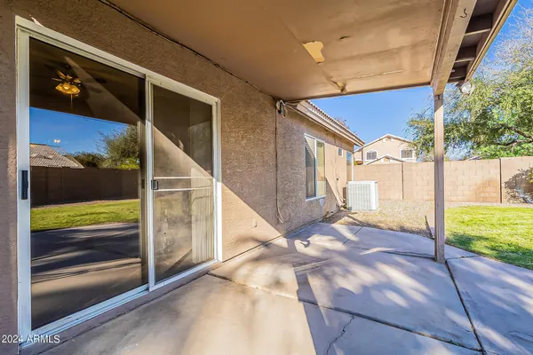 $2,100 | 251 West Windsor Drive, Gilbert, AZ 85233