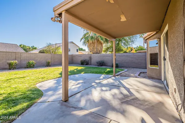 $2,100 | 251 West Windsor Drive, Gilbert, AZ 85233