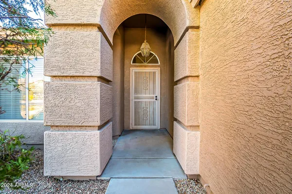 $2,100 | 251 West Windsor Drive, Gilbert, AZ 85233