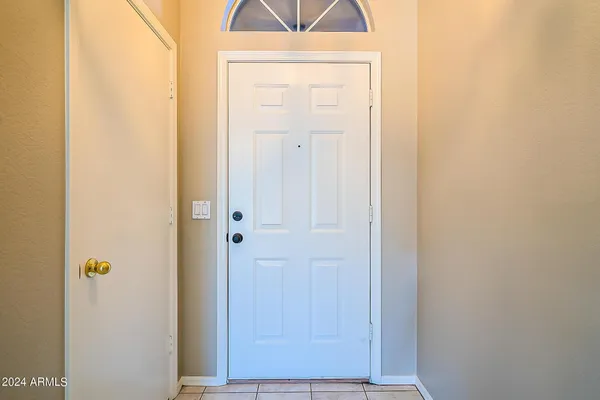 $2,100 | 251 West Windsor Drive, Gilbert, AZ 85233