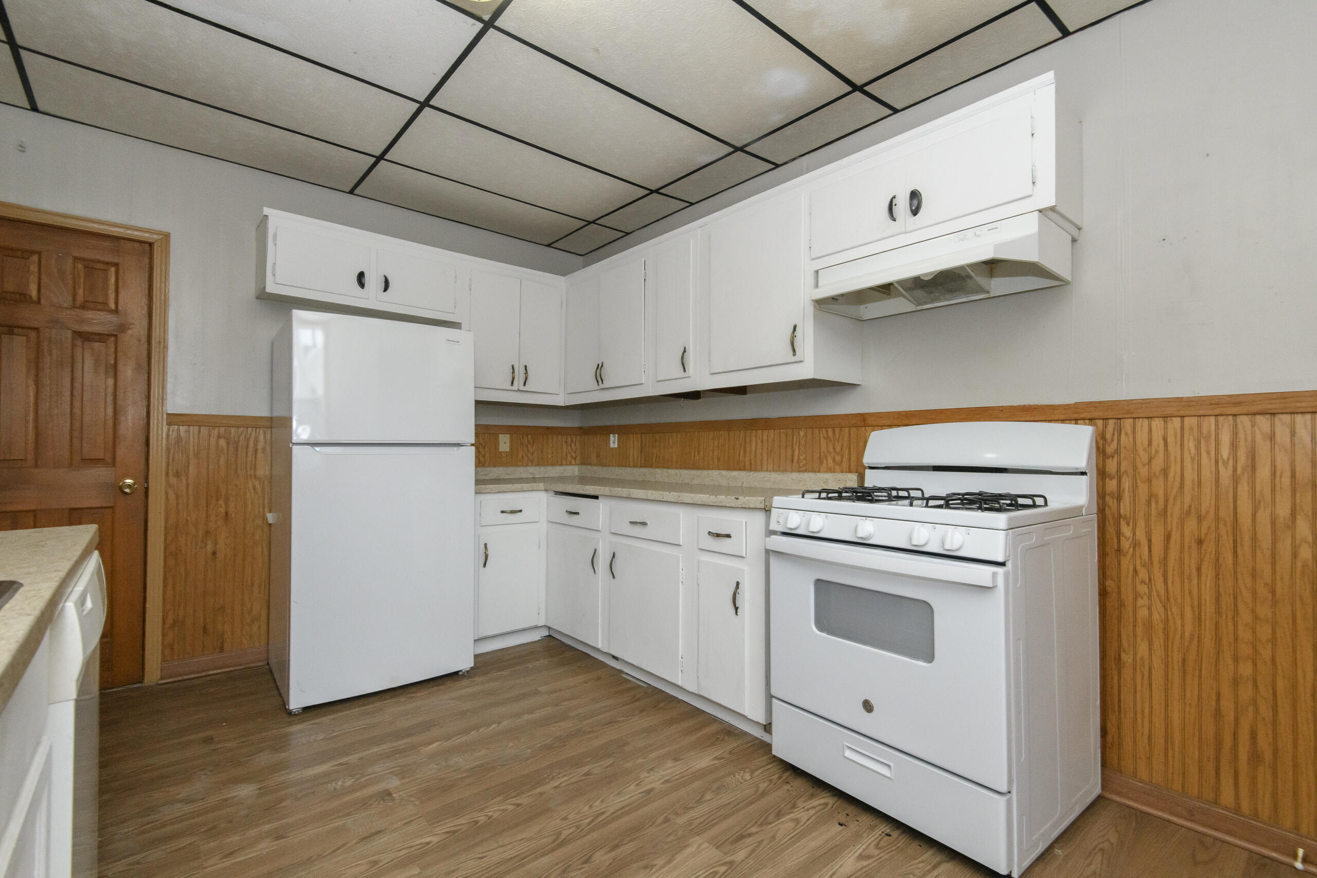 1300 Buchanan Street Racine, WI 53402 - Photo 9 of 23 Kitchen