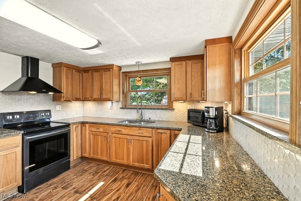 482 Industry Road Atwater, OH 44201 - Photo 21 of 43 Well-appointed Kitchen is sure to please.