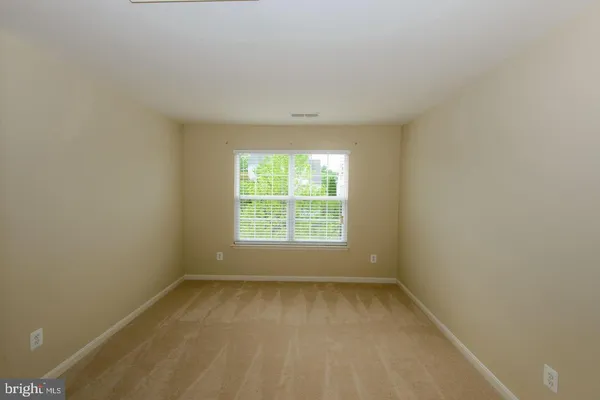 $4,300 | 42983 Sundance Square, Broadlands, VA 20148