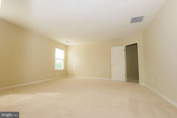 $4,300 | 42983 Sundance Square, Broadlands, VA 20148