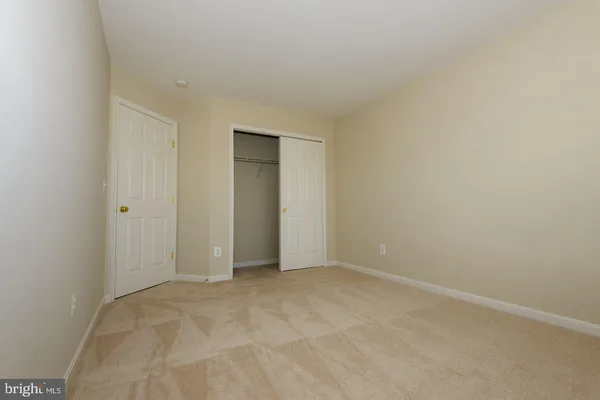 $4,300 | 42983 Sundance Square, Broadlands, VA 20148