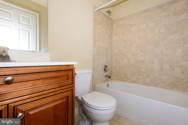 $4,300 | 42983 Sundance Square, Broadlands, VA 20148