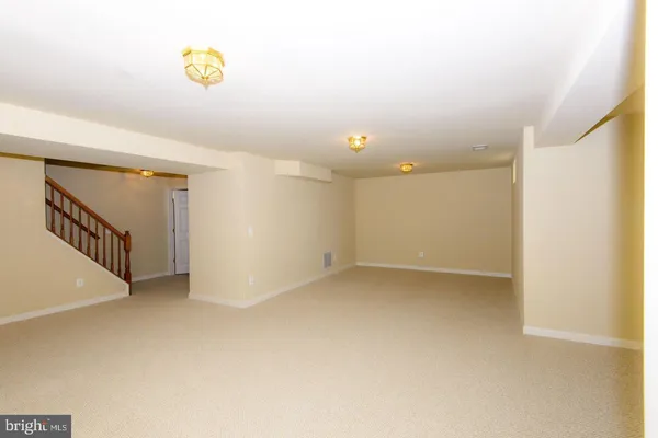 $4,300 | 42983 Sundance Square, Broadlands, VA 20148