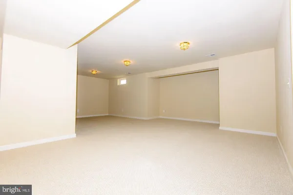 $4,300 | 42983 Sundance Square, Broadlands, VA 20148