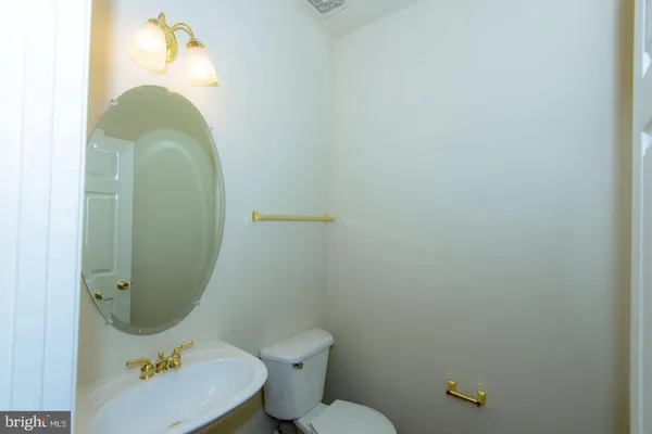 $4,300 | 42983 Sundance Square, Broadlands, VA 20148