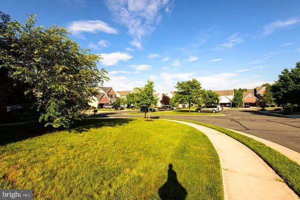 $4,300 | 42983 Sundance Square, Broadlands, VA 20148