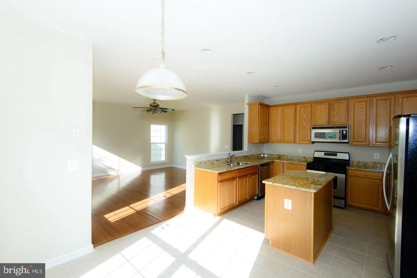 42983 Sundance Square Broadlands, VA 20148 - Photo 4 of 34